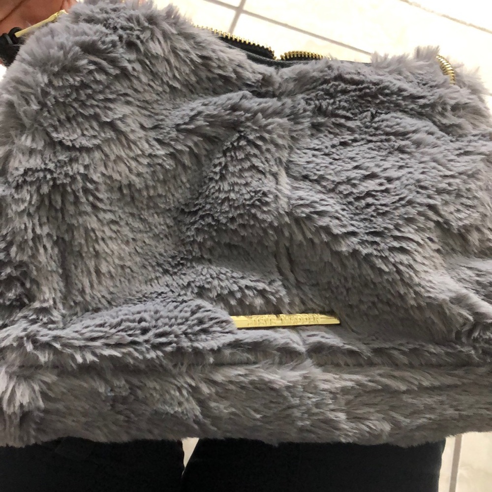 Steve Madden Faux Fur Purse - Picture 4 of 6